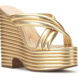 Jessica Simpson Women's Citlali Slip-On Platform Gold Wedges